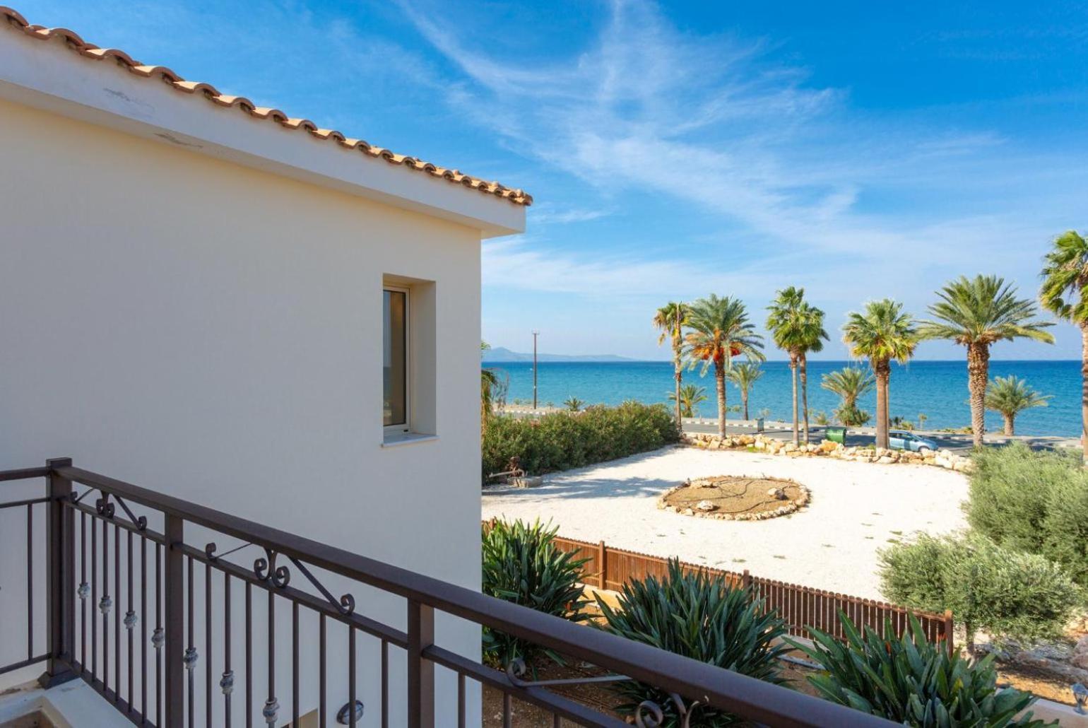 Villa Seashore One Пафос Екстериор снимка