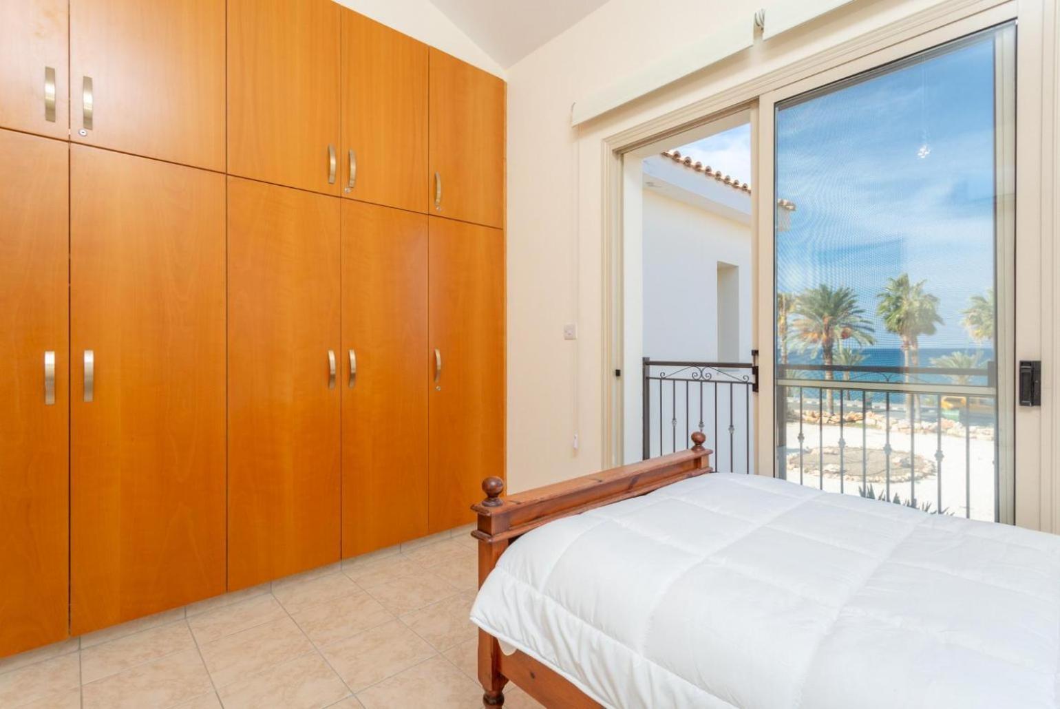 Villa Seashore One Пафос Екстериор снимка