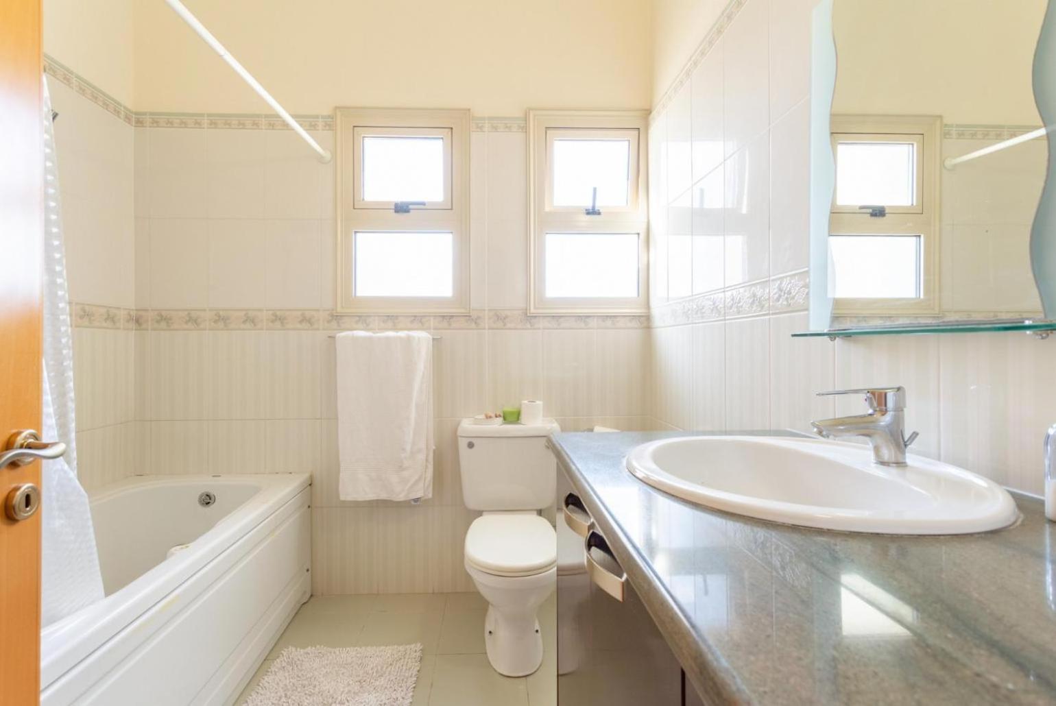 Villa Seashore One Пафос Екстериор снимка