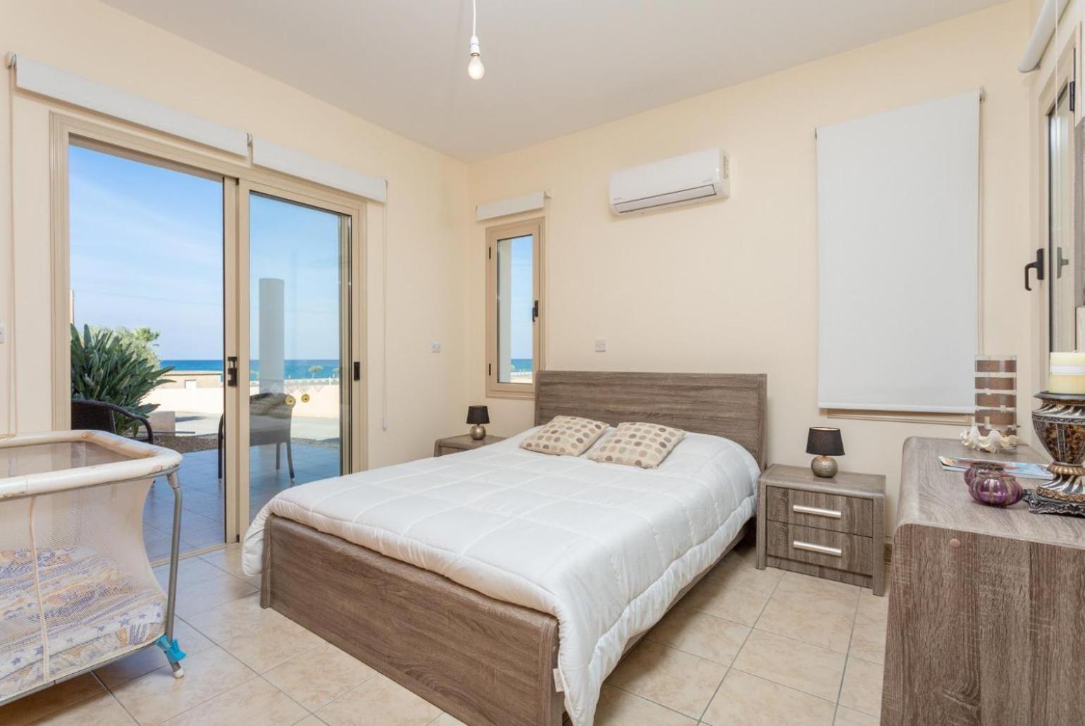 Villa Seashore One Пафос Екстериор снимка