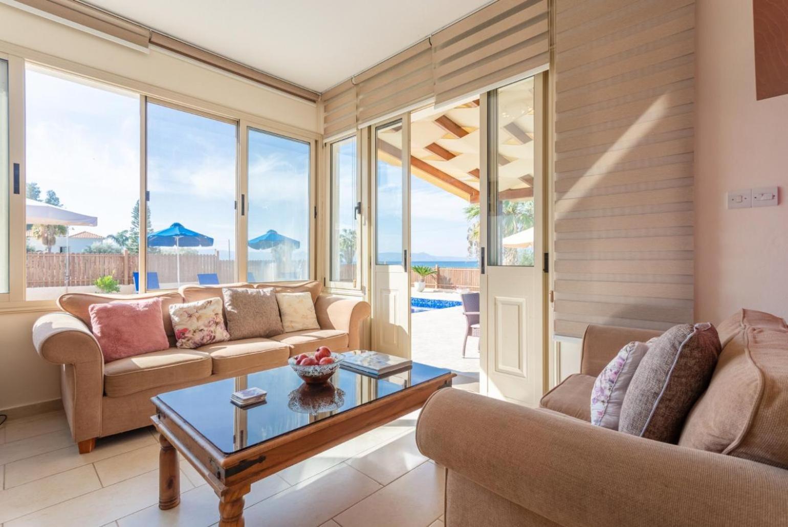 Villa Seashore One Пафос Екстериор снимка