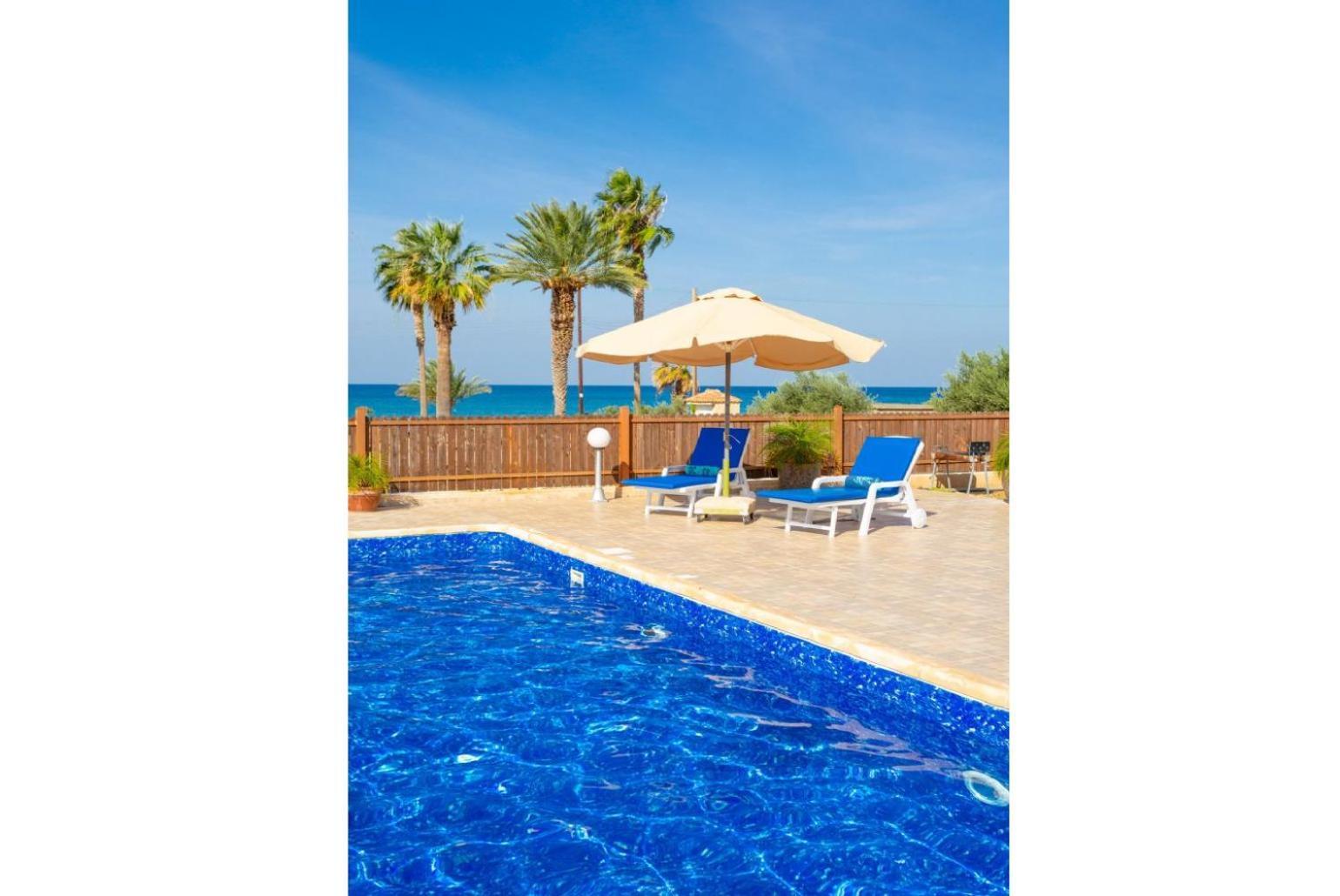 Villa Seashore One Пафос Екстериор снимка